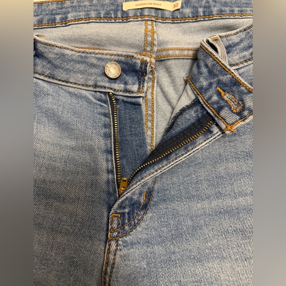 Levi’s Women’s Low Rise Bootcut Jeans Light Wash Size 32 - Picture 7 of 11